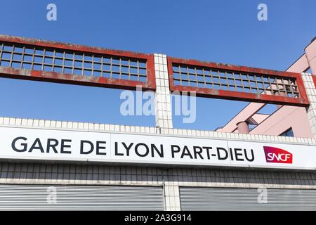 Lyon, Frankreich - 21. März 2018: Bahnhofsgebäude in Part-Dieu, Lyon, Frankreich Stockfoto