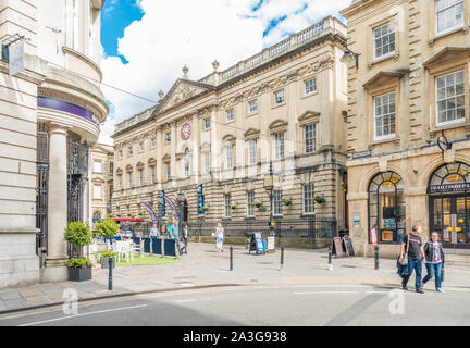 St. Nikolaus Markt ist ein dynamischer Markt in einem Georgianischen arcade bietet eine Mischung aus unabhängigen Stände, kleinen Läden und Essen. Bristol. England. UK. Stockfoto