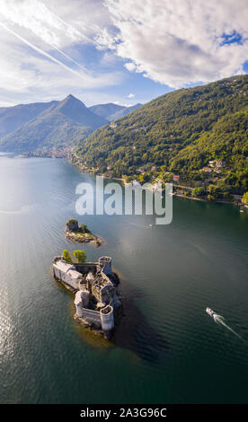 Luftaufnahme des medievals Castelli di Cannero Riviera, Lago Maggiore. Cannobio, Piemont, Italien. Stockfoto