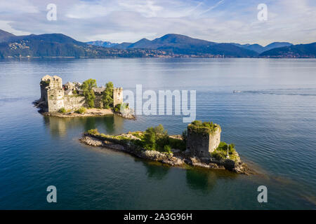 Luftaufnahme des medievals Castelli di Cannero Riviera, Lago Maggiore. Cannobio, Piemont, Italien. Stockfoto