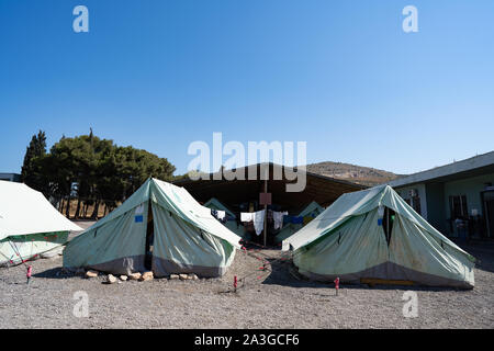 Mehrere Zelte sind auf dem Gelände des Camp Sxistou gesehen. Diese Zelte haben errichtet worden mit der Überlauf von Zuwanderern aus den überfüllten Camps auf den Inseln zu bewältigen. Im Jahr 2018 gab es fast 66,969 Offizielle Asylanträge nach den statistischen Daten der Asyl Service veröffentlicht. Das UNHCR cites 15,670 wie die Zahl der Flüchtlinge, die in 2019 angekommen sind. Stockfoto