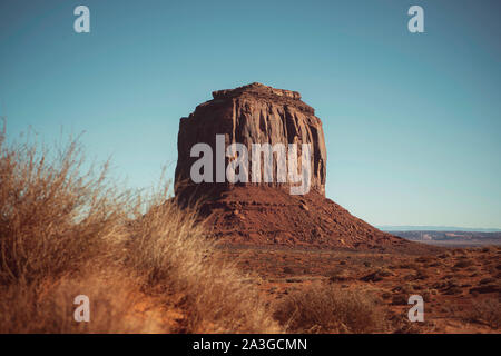 Sandsteinfelsen im Monument Valley, Arizona, USA. Das Land wird von der Navajo Nation verwaltet. Stockfoto