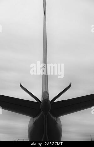 Die Luftbetankung Tanker und Refuelling Boom von hinten gesehen. Air Mobility Command Museum, Dover AFB, Dover, Delaware, USA Stockfoto