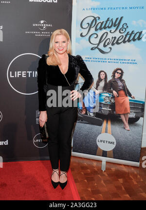 New York, NY - Oktober 7, 2019: Megan Hilty tragen Anzug von Intermix besucht Lebensdauer präsentiert Special Screening von "Patsy & Loretta" in der Carnegie Hall Stockfoto