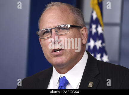 Washington, United States. 08 Okt, 2019. Die Zoll- und Grenzschutzbehörde Kommissar Mark Morgan macht Anmerkungen während einer Pressekonferenz im Weißen Haus, am Dienstag, 8. Oktober 2019, in Washington, DC. Morgan sprach über die jüngsten Bemühungen der Verwaltung über die Einwanderung an der US-mexikanischen Grenze. Foto von Mike Theiler/UPI Quelle: UPI/Alamy leben Nachrichten Stockfoto