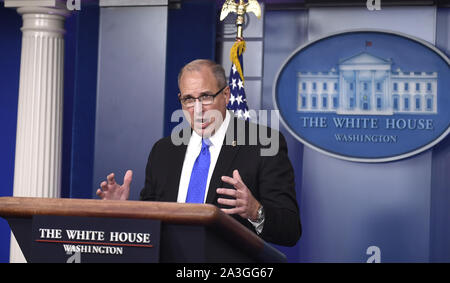 Washington, United States. 08 Okt, 2019. Die Zoll- und Grenzschutzbehörde Kommissar Mark Morgan macht Anmerkungen während einer Pressekonferenz im Weißen Haus, am Dienstag, 8. Oktober 2019, in Washington, DC. Morgan sprach über die jüngsten Bemühungen der Verwaltung über die Einwanderung an der US-mexikanischen Grenze. Foto von Mike Theiler/UPI Quelle: UPI/Alamy leben Nachrichten Stockfoto