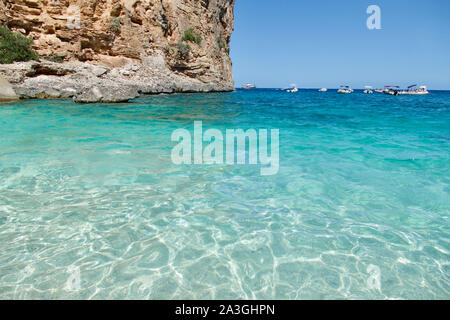 Strand von Cala Gonone in der Smaragdküste, Golf von Orosei, Sardinien, Italien Stockfoto