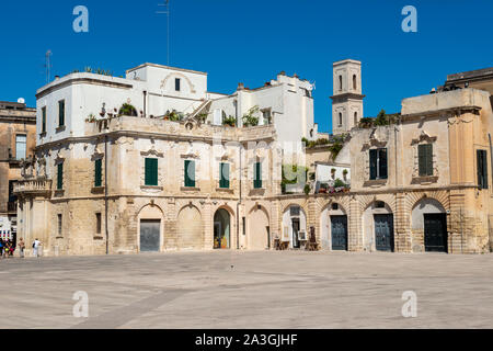 Gebäude an der Piazza del Duomo in Lecce, Apulien (Puglia), Süditalien Stockfoto