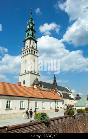 Der Blick von einem Turm der historischen 14. Jahrhundert Kloster Jasna Gora in Czestochowa (Polen). Stockfoto