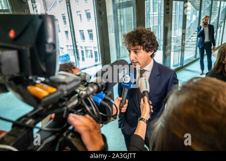 Den Haag, Niederlande. 08 Okt, 2019. DEN HAAG, 08-10-2019, Groenlinks Mitglied des Parlaments Jesse Klaver Credit: Pro Schüsse/Alamy leben Nachrichten Stockfoto