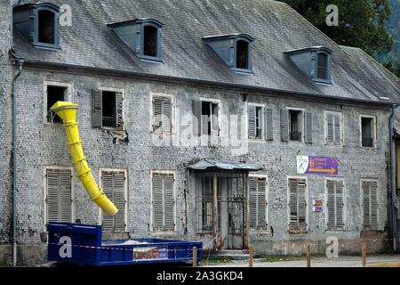 Frankreich, Haut Rhin, Husseren Wesserling, Wesserling Park, Tag des Denkmals 2019, Besuch des Schlosses Hofseite Stockfoto