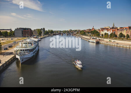 Bank der Oder in Stettin mit dem Maritime Museum und das Chrobry Ufer, Szczecin, Polen. Stockfoto