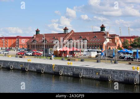 Polen, Westpommern, Smolecin (Szczecin), Oder touristischen Bereich der Marina und der Stettiner Strand auf der Grodzka Insel, alte Schlachthöfe Stockfoto