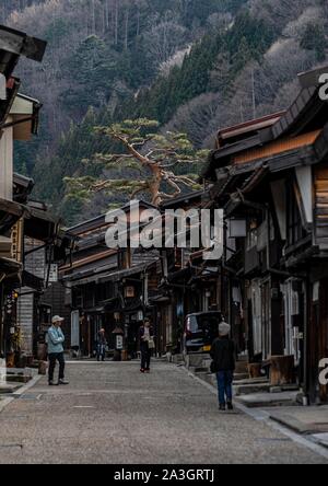 Alten, traditionellen Dorf der Nakasendo, Central Mountain Route, Narai-juku, Kiso Tal, Nagano, Japan Stockfoto