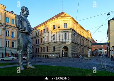 Deutschland, Bayern, München, Promenadeplatz, Statue von Maximilian Graf von montgelas von der Künstlerin Karin Sander Stockfoto