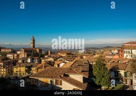 Italien, Piemont, Provinz Cuneo, der Langhe Weinregion, die als Weltkulturerbe der UNESCO Stockfoto