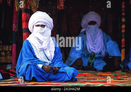 Algerien, Tamanrasset, Porträts von Tuareg an Tafsit Partei Stockfoto