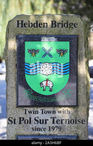 Das Wappen von Hebden Bridge, einer hübschen Stadt in den oberen Calder Valley in West Yorkshire, UK Stockfoto