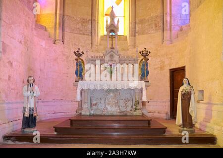 Frankreich, Charente Maritime, Dampierre sur Boutonne, Altar von St. Pierre Kirche Stockfoto