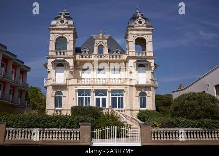 Frankreich, Charente Maritime, Saintonge, Côte de Beauté, Royan, Boulevard Frederic Garnier Villen entlang der Strand Grande Conche, Les Campaniles Villa Stockfoto