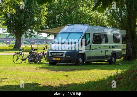 Frankreich, Loiret, Gien, touristische Camping von Gien Gien (Campingplatz), Camping Car Stockfoto