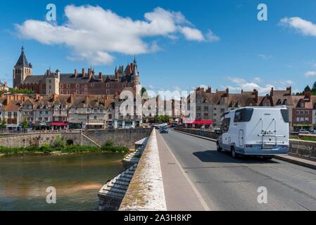 Frankreich, Loiret, Gien, Chateau Musee de Gien (Museum von Gien) aus dem 15. Jahrhundert, Fluss Loire Stockfoto