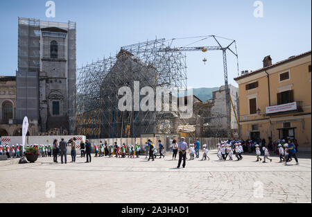 Piazza San Benedetto mit Erdbeben, Umbrien, Italien Stockfoto