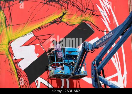 Frankreich, Cote d'Or, Villars Fontaine, La Karriere, Street Art auf dem Roc Festival, Fresko in einem Steinbruch von Burgund, street artist Delta des DeFuMo kollektive bei der Arbeit Stockfoto