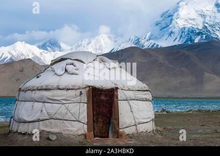 China, Xinjiang autonome Region, Pamir Hochland, Weiden und semi-nomadischen kirghize Gemeinschaften von See Karakul, Dorf fühlte Jurten, für touristische Zwecke Stockfoto