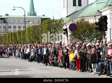 LINKÖPING 20170513 Kårtegen unter Studentorkesterfestivalen, SOF, ich Linköping på lördagen. Många Kårtegen lockade besökare år och ich'S Var temat Sverige genom tiderna". Der Student Orchester Festival, SOF, in Linköping am Samstag. Das Festival lockte viele Besucher und das Thema in diesem Jahr war "Schweden durch die Jahrhunderte". Foto Jeppe Gustafsson Stockfoto