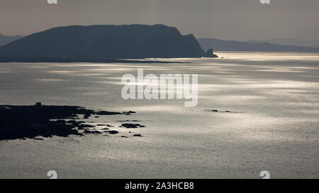 Dappled Licht auf Trawbreaga Bay und Dunaff Kopf von Soldaten Hill, Halbinsel Inishowen, Co Donegal, Irland Stockfoto