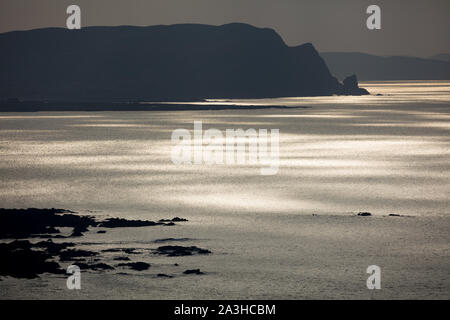 Dappled Licht auf Trawbreaga Bay und Dunaff Kopf von Soldaten Hill, Halbinsel Inishowen, Co Donegal, Irland Stockfoto