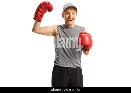 Älterer Mann mit Boxhandschuhen, Muskeln auf weißem Hintergrund Stockfoto