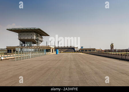 Der FIAT Teststrecke auf dem Dach des Lingotto Gebäude, jetzt ein Einkaufs- und Unterhaltungskomplex, Turin, Italien Stockfoto