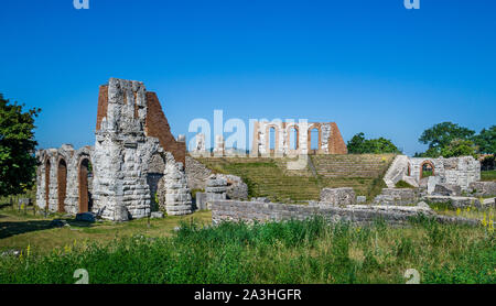 Blick auf die Reste des 1. Jh. v. Chr. Gubbio römische Theater, Gubbio, Umbrien, Italien Stockfoto