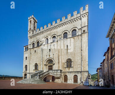 14. Jahrhundert Palazzo dei Consoli in der mittelalterlichen Stadt Gubbio, Umbrien, Italien Stockfoto