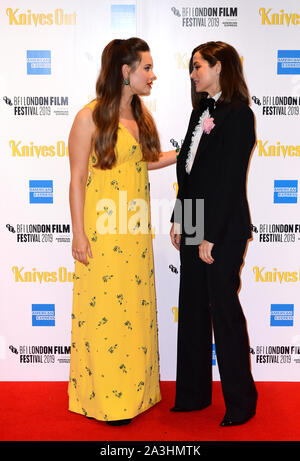 Katherine Langford und Ana de Armas die Teilnahme an der Europäischen Uraufführung der Messer aus, als Teil des BFI London Film Festival 2019 statt, im Odeon Luxe, Leicester Square in London. Stockfoto