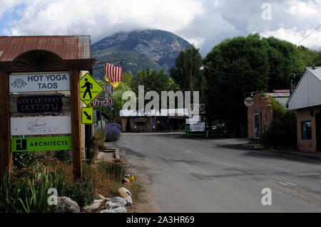 Allgemeine Ansichten des Dorfes Arroyo Seco in der Nähe von Taos in New Mexico USA. Stockfoto