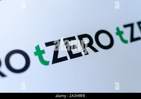 TZero Crypto app Logos auf der Broschüre Makro Foto. Editorial Foto zur Illustration für Nachrichten auf einer crypto Wallet Stockfoto