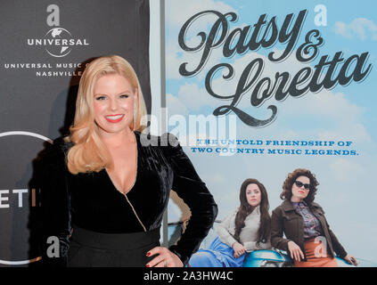 Megan Hilty tragen Anzug von Intermix besucht Lebensdauer präsentiert Special Screening von "Patsy & Loretta" in der Carnegie Hall (Foto von Lew Radin/Pacific Press) Stockfoto