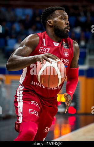 Mailand, Italien. 06 Okt, 2019. Shelvin Mack (AX Armani Exchange Olimpia Milano) während Legabasket Serie A Basketball match AX Armani Exchange Olimpia Milano vs Pallacanestro Triest in Milano, Palalido Allianz Cloud, der Home Team gewann 88-74. Italien 6. Oktober 2019. (Foto von Matteo Cogliati/Pacific Press) Quelle: Pacific Press Agency/Alamy leben Nachrichten Stockfoto