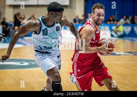 Desio, Italien. 07 Okt, 2019. Giuseppe Poeta (Grissin Bon Reggio Emilia) während Legabasket Serie A Basketball match Acqua S. Bernardo Pallacanestro Cantu' vs Grissin Bon Reggio Emilia. Host-Team gewann ein Spiel nie in Diskussion mit der Kerbe von 75-92 in Desio, Pala Banco Desio, Italien, 6. Oktober 2019. (Foto von Matteo Cogliati/Pacific Press) Quelle: Pacific Press Agency/Alamy leben Nachrichten Stockfoto