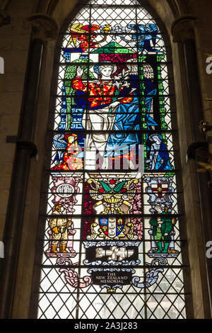 Ein Glasfenster in der Kathedrale von Lincoln, New Zealand Air Force, die von Stützpunkten in Lincolnshire währenddessen WWII Betrieben gewidmet Stockfoto