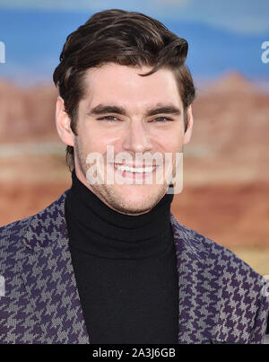 WESTWOOD, CA - 07. Oktober: RJ Mitte der Premiere von Netflix "El Camino besucht: Ein Breaking Bad Movie" im Regency Dorf Theater am 07. Oktober 2019 in Westwood, Kalifornien. Stockfoto