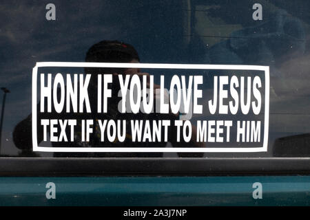 Aufkleber auf dem Auto warnen nicht auf Text und Antrieb. "Honk, wenn Sie Jesus, Text lieben, wenn Sie ihn treffen möchten. St. Paul Minnesota MN USA Stockfoto