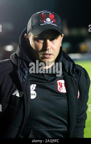 Kingston, UK. 08 Okt, 2019. Leyton Orient Manager, Ross Embleton während der Leasing.com Trophy Match zwischen AFC Wimbledon und Leyton Orient im Cherry Red Records Stadion, Kingston, England am 8. Oktober 2019. Foto von Carlton Myrie/PRiME Media Bilder. Credit: PRiME Media Images/Alamy leben Nachrichten Stockfoto