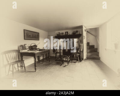 Das Wohnzimmer der Viktorianischen Ära Marshmans Kröte Loch Cottage in der Nähe von Ludham auf der Norfolk Broads in Schwarzweiß Stockfoto