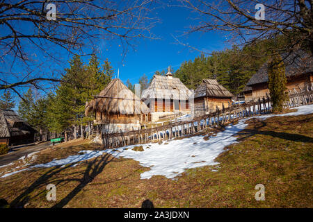 Authentische serbischen Dorf Sirogojno, Berg Zlatibor, Serbien Stockfoto