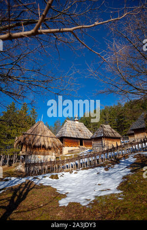 Authentische serbischen Dorf Sirogojno, Berg Zlatibor, Serbien Stockfoto