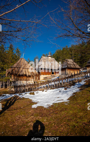 Authentische serbischen Dorf Sirogojno, Berg Zlatibor, Serbien Stockfoto